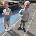 Berenzoekspel op de speelplaats